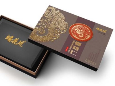 禮盒廠家搭配這樣的內(nèi)托，保健品包裝盒真上檔次